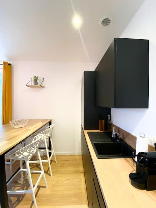 Ferienwohnung The Sunny ¤ Terrasse ¤ Proche Centre ¤ Parking ¤ Wifi Amiens Exterior foto